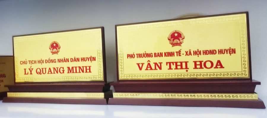 Biển tên chức danh đóng vai trò quan trọng trong doanh nghiệp, cơ quan