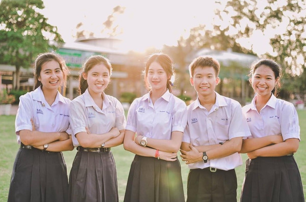 Đồng phục học sinh Thái Lan mang đậm nét truyền thống