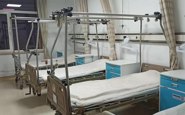 Các Ứng Dụng Của Giường Y Tế 2 Tay Quay