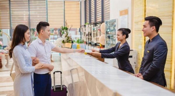 Học quản trị khách sản ra làm gì
