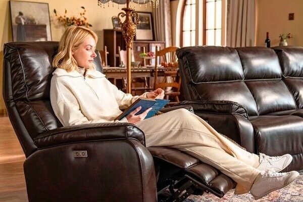Sofa giường đa dạng công năng sử dụng trong không gian phòng làm việc