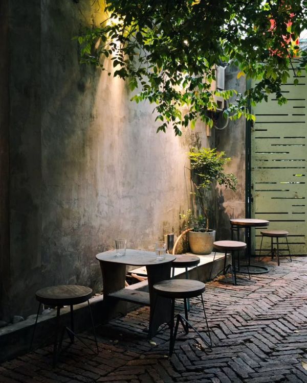 Bàn ghế cafe vĩa hè phù hợp cho dạng quán cafe cóc.