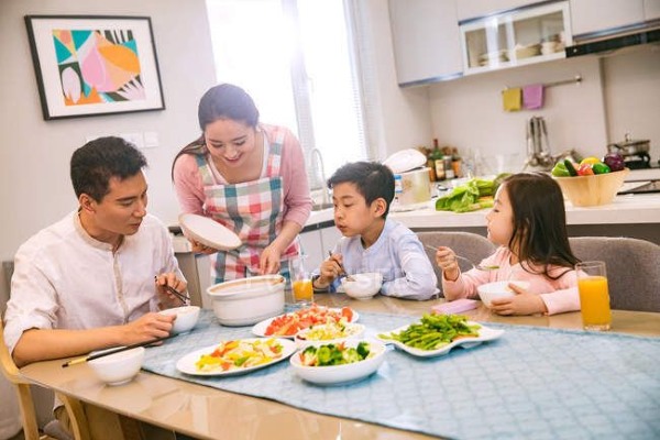 Xây dựng chế độ ăn đa dạng, cân đối.