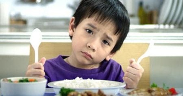 Trẻ còi xương cần được quan tâm về chế độ dinh dưỡng hợp lý.