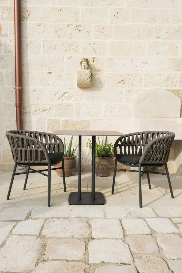 Thiết kế cho quán cafe ngoài trời với mức giá phù hợp.