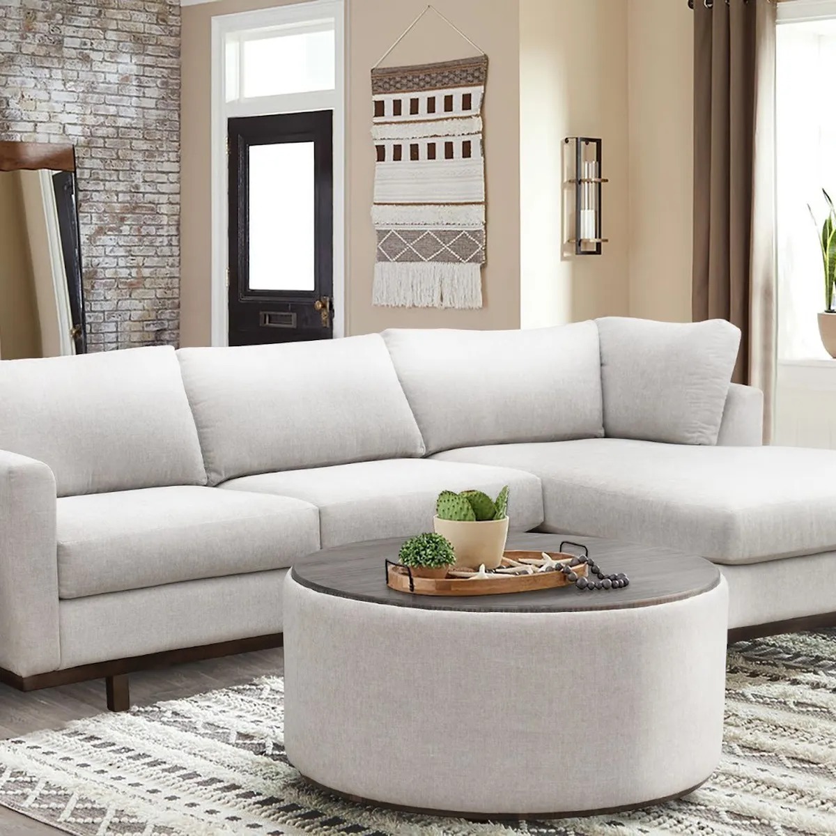 Chọn chân sofa cao vừa phải với phòng khách có trần thấp