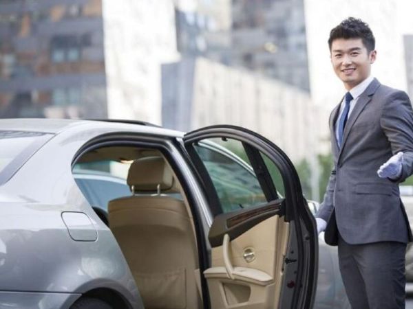 Thuê xe có lái sẽ toàn và thoải mái trong di chuyển