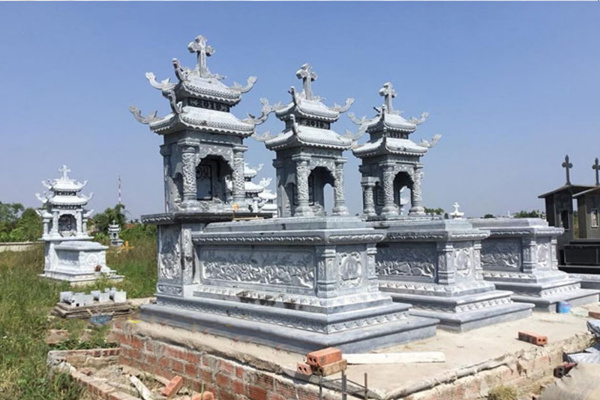 Khu lăng mộ công giáo