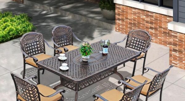 Chọn bàn ghế ngoài trời cao cấp