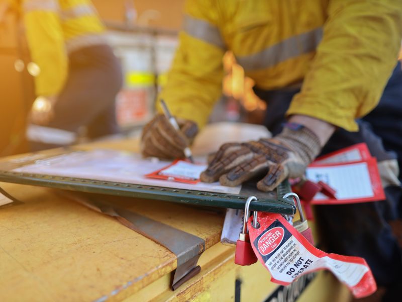 Hướng dẫn lockout tagout cho bảo trì thiết bị công nghiệp