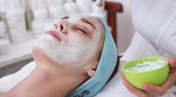 Liệu trình trị mụn bao lâu và những yếu tố ảnh hưởng kết quả